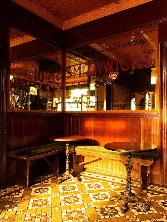 Crotty'S Pub & Accommodation Kilrush Extérieur photo